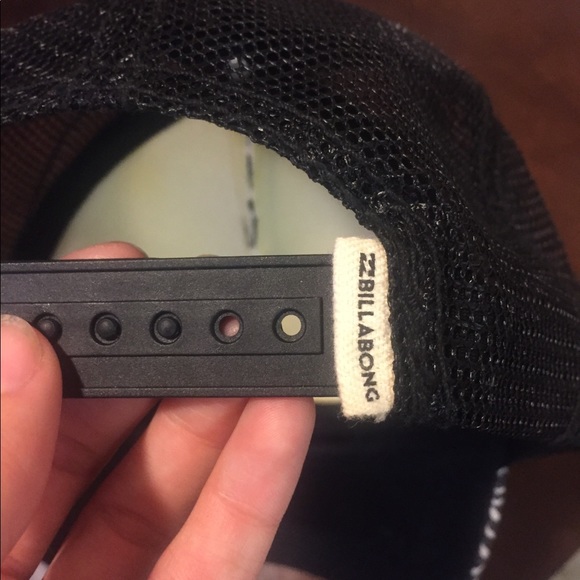 Billabong snapback hat with tribal pattern - Picture 3 of 5